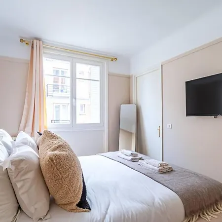 Agreable Appartement Pres De La Capitale Neuilly-sur-Seine Exterior photo